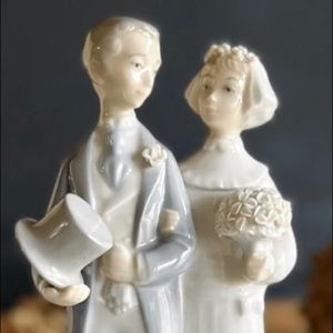 Vintage lladro bride & groom circa 1977 wedding cake topper